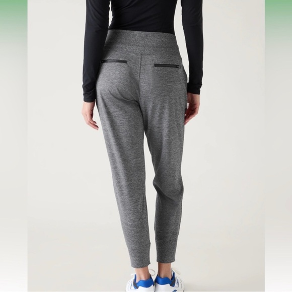 NWOT Athleta Women’s Venice Jogger Grey - Picture 4 of 10